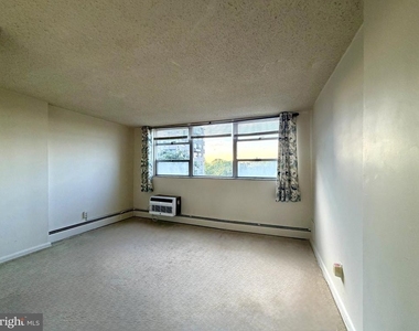 1030 E Lancaster Avenue - Photo Thumbnail 10