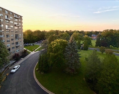 1030 E Lancaster Avenue - Photo Thumbnail 12