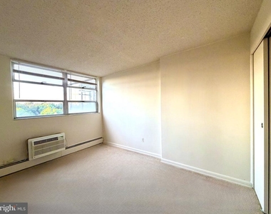1030 E Lancaster Avenue - Photo Thumbnail 11