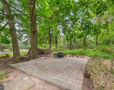 120 Diamond Rock Road - Photo Thumbnail 29