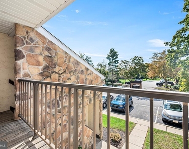 178 Valley Stream Circle - Photo Thumbnail 3