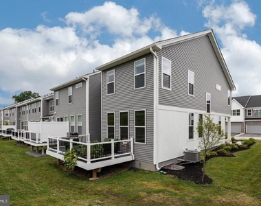 30 Sassafras Lane - Photo Thumbnail 12