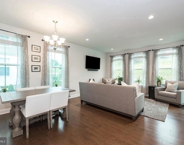 30 Sassafras Lane - Photo Thumbnail 4