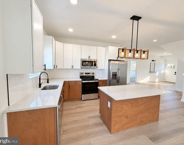 6 Apricot Lane - Photo Thumbnail 3