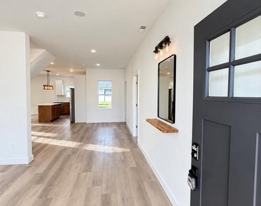 6 Apricot Lane - Photo Thumbnail 15