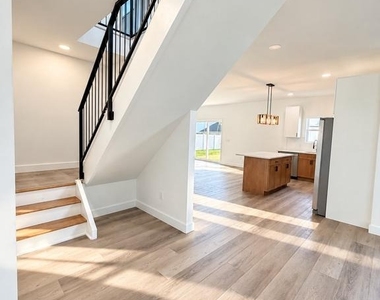 6 Apricot Lane - Photo Thumbnail 7