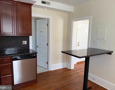 185 W Court Street - Photo Thumbnail 3