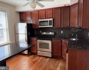 185 W Court Street - Photo Thumbnail 1