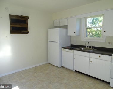 111 Hunter Way - Photo Thumbnail 4