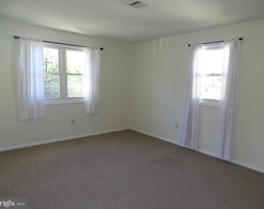 111 Hunter Way - Photo Thumbnail 6