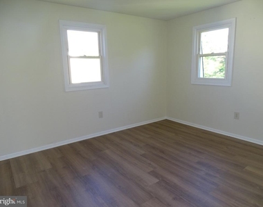 111 Hunter Way - Photo Thumbnail 8