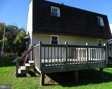 111 Hunter Way - Photo Thumbnail 11