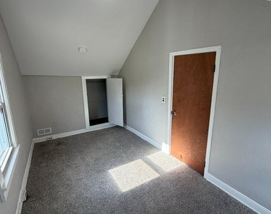 21 E Pittsfield Street - Photo Thumbnail 7