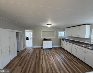 21 E Pittsfield Street - Photo Thumbnail 3