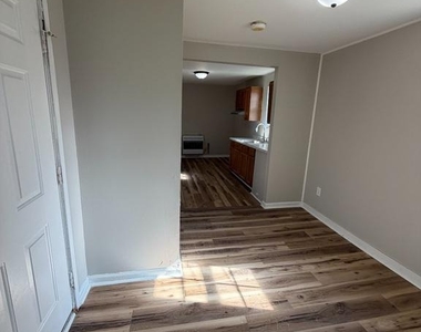 51 E Griffith Street - Photo Thumbnail 4