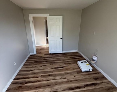 51 E Griffith Street - Photo Thumbnail 6