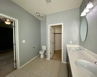 466 Eagle Brook Ln - Photo Thumbnail 16