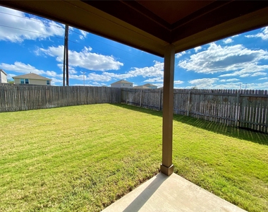 466 Eagle Brook Ln - Photo Thumbnail 28
