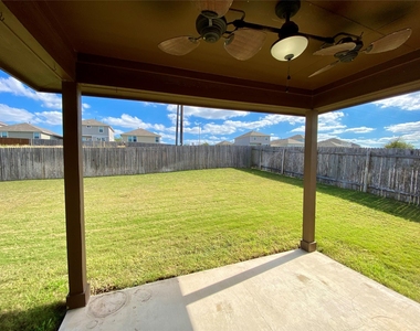 466 Eagle Brook Ln - Photo Thumbnail 26