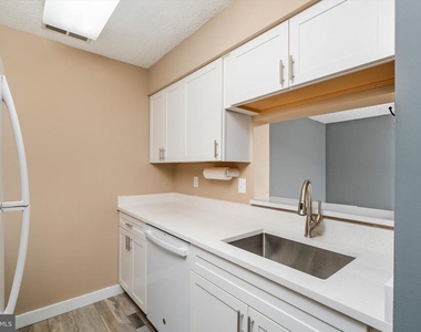 1510 Ravens Crest Drive - Photo Thumbnail 4