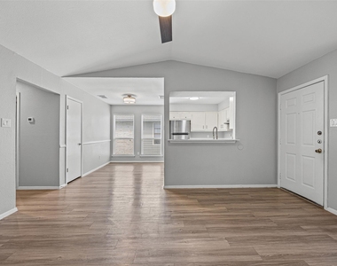 10616 Mellow Meadows Dr - Photo Thumbnail 4