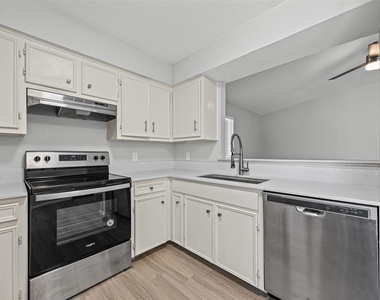 10616 Mellow Meadows Dr - Photo Thumbnail 7