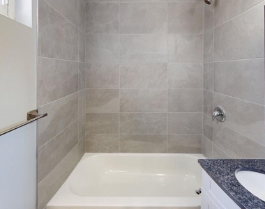 910 Gateway Boulevard - Photo Thumbnail 16