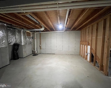 196 Chancellor Drive - Photo Thumbnail 16