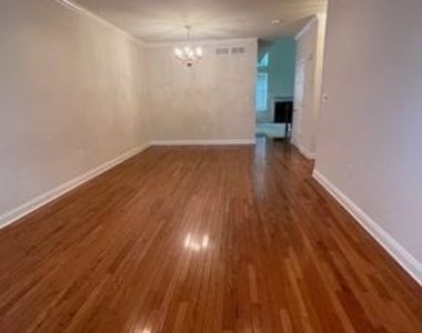 196 Chancellor Drive - Photo Thumbnail 2