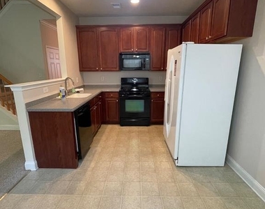 196 Chancellor Drive - Photo Thumbnail 7