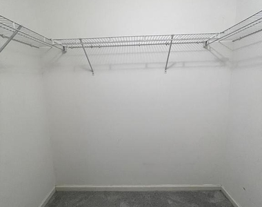 196 Chancellor Drive - Photo Thumbnail 12