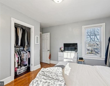 221 Center Street - Photo Thumbnail 11