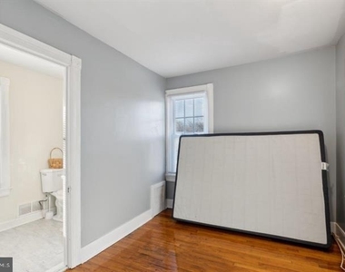 221 Center Street - Photo Thumbnail 14