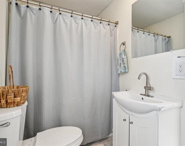 221 Center Street - Photo Thumbnail 13