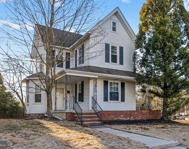 221 Center Street - Photo Thumbnail 1