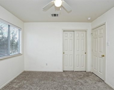 1815 Lost Maples Loop - Photo Thumbnail 18
