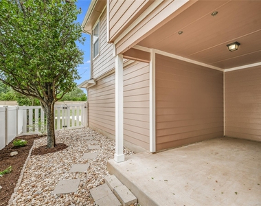 1815 Lost Maples Loop - Photo Thumbnail 22