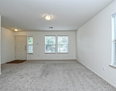 1815 Lost Maples Loop - Photo Thumbnail 4