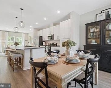 47 Silverbell Avenue - Photo Thumbnail 4