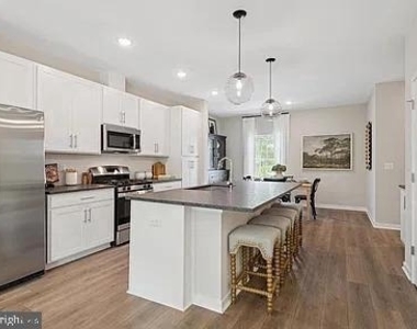 47 Silverbell Avenue - Photo Thumbnail 2