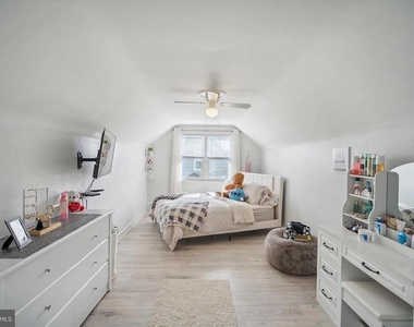 1133 Jefferson Avenue - Photo Thumbnail 5