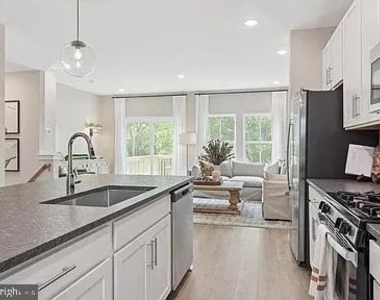43 Silverbell Avenue - Photo Thumbnail 3