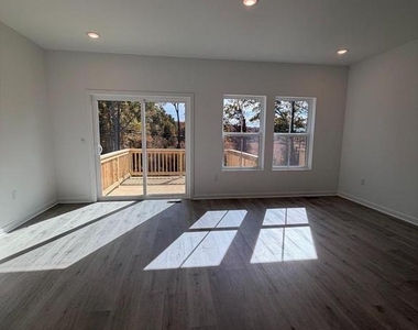 43 Silverbell Avenue - Photo Thumbnail 9