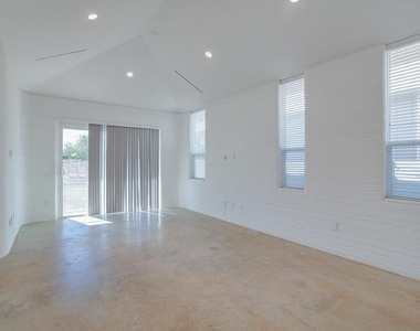 304 Painted Sunset Dr - Photo Thumbnail 10