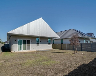 304 Painted Sunset Dr - Photo Thumbnail 19