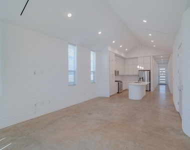 304 Painted Sunset Dr - Photo Thumbnail 12