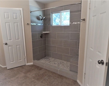 3903 Alexandria Dr - Photo Thumbnail 4