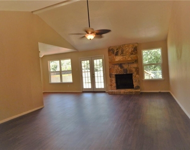 3903 Alexandria Dr - Photo Thumbnail 3