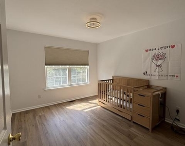 906 Coventry Way - Photo Thumbnail 4