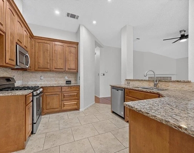 16831 Bailey Jean Dr - Photo Thumbnail 8